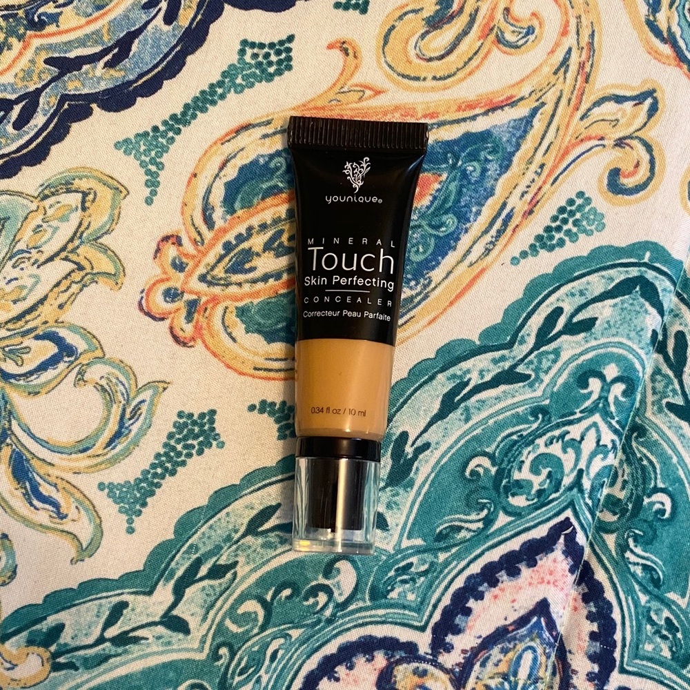 Younique Concealer